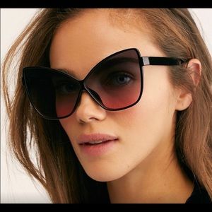 Eye catching Sunnies